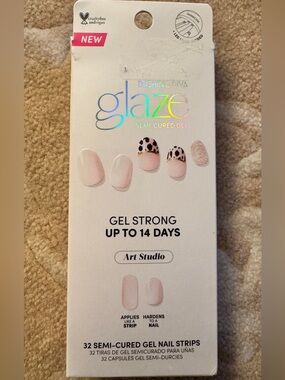 NIB Dashing Diva Glaze Semi-Cured Gel Nail Strips “Art Studio” 32 Strips